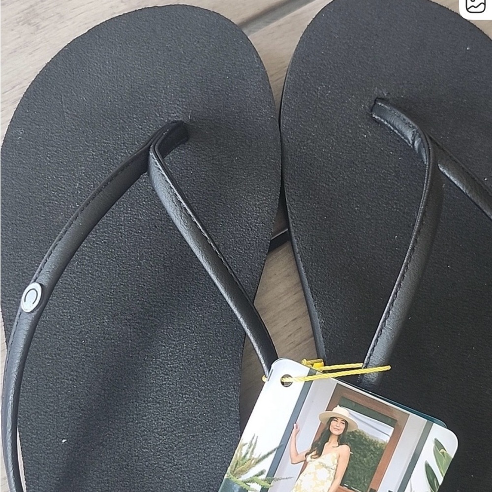 Cobian Women’s Black Slim Strap Flip Flop Sandals - Picture 6 of 7
